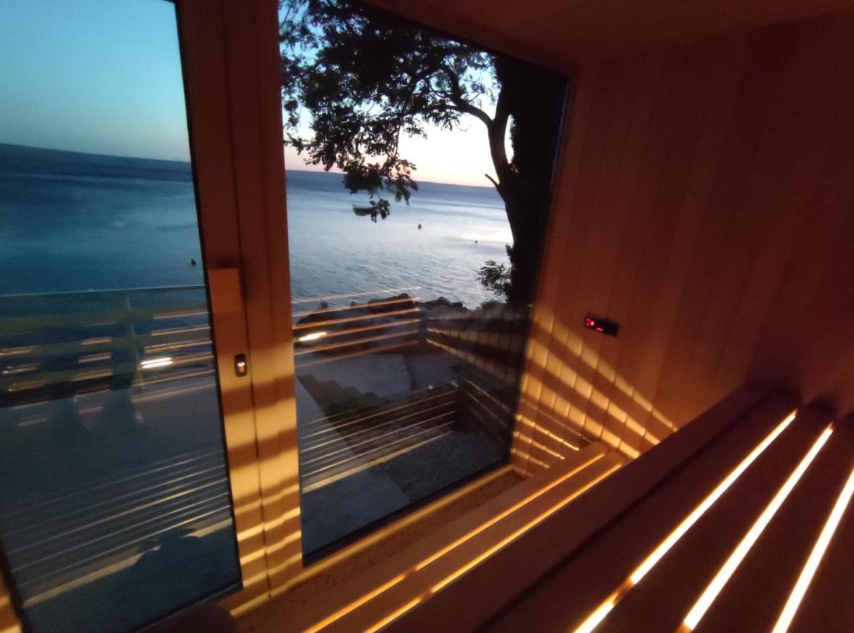 Allseason House On The Sea Karlobag Exterior photo